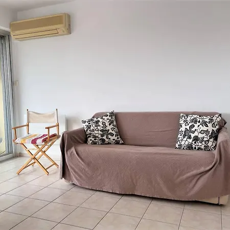 Lv820-c02 2 Pieces 4 Couchages * Le Lavandou