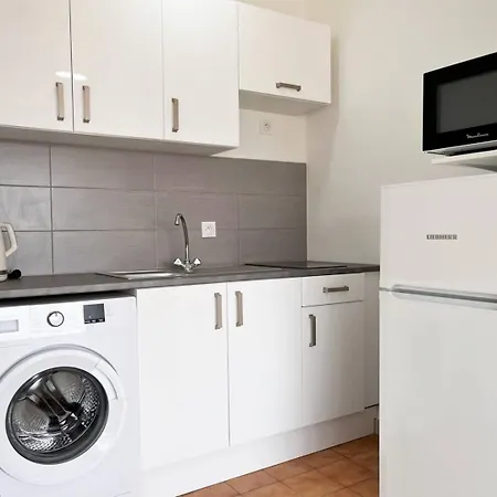 Lv820-c02 2 Pieces 4 Couchages * Le Lavandou