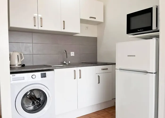 Lv820-c02 2 Pieces 4 Couchages * Le Lavandou